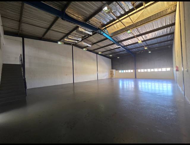 363M² WAREHOUSE TO LET IN NEW GERMANY